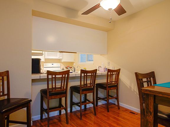 5th image of 2351 Shelley Ave