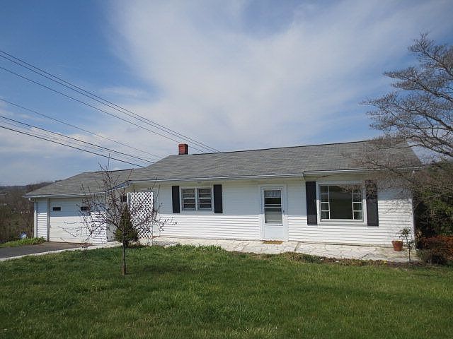 1st image of 383 Lowry Dr