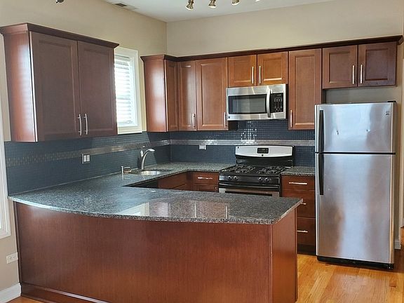 4th image of 228 N Sacramento Blvd #2