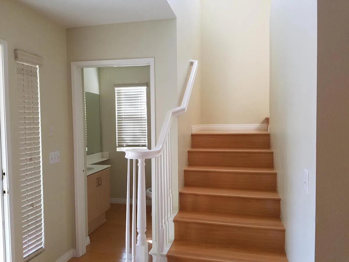 3 bed, 2.5 bath, 1600 sqft, $4,000 — Photo 3