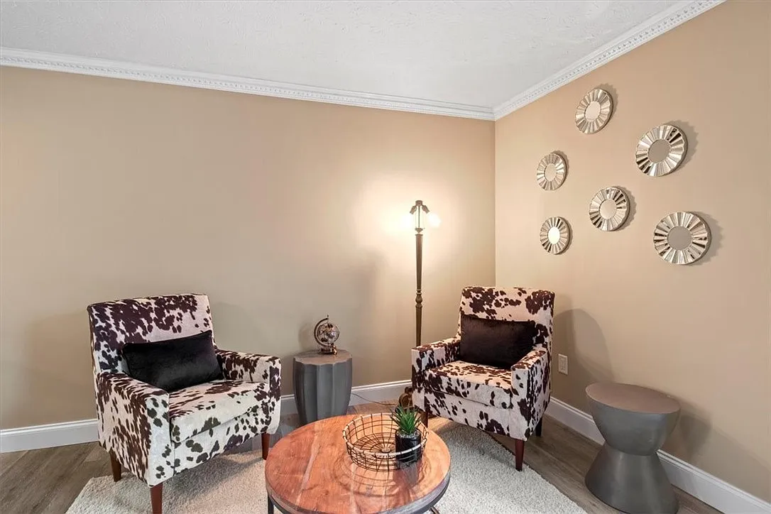 2 bed, 1.5 bath, 1120 sqft, $2,500 — Photo 3