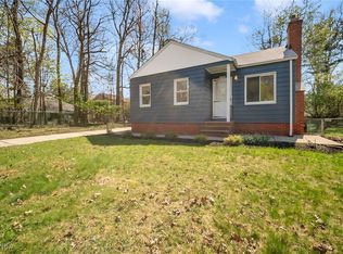 1030 Keystone Dr, Cleveland Heights, OH 44121