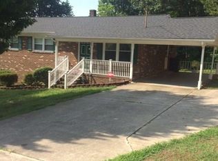 247 Windsor Dr, Roxboro, NC 27573