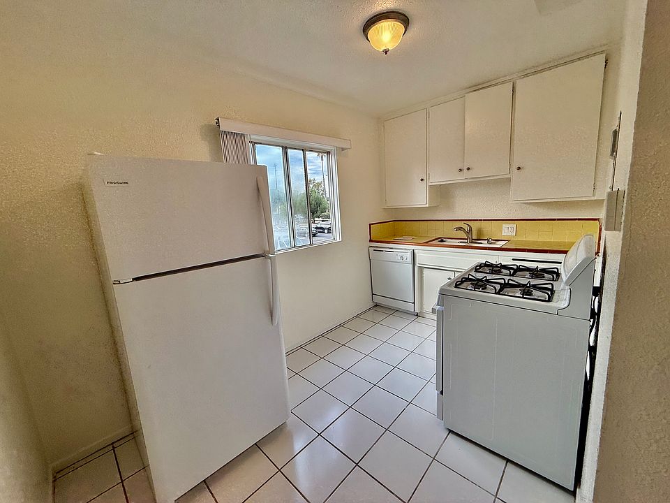 1st image of 11178 Culver Blvd #23