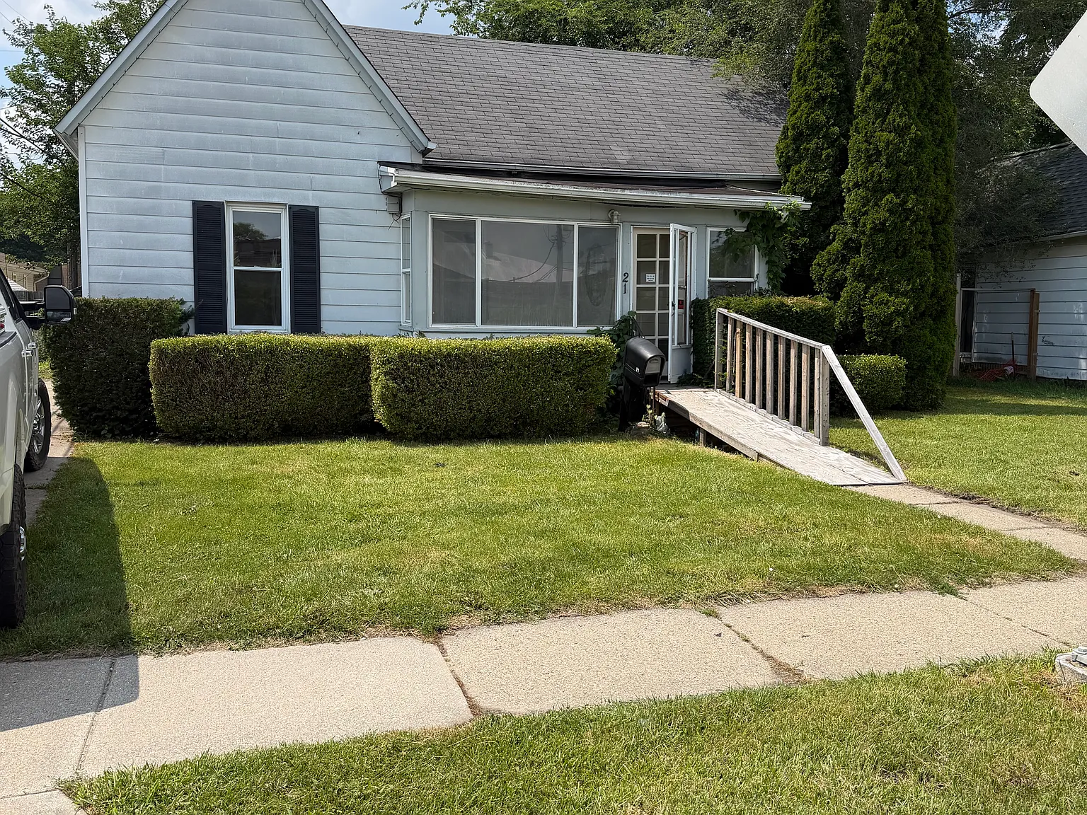 2 bed, 870 sqft, $1,100 — Photo 1