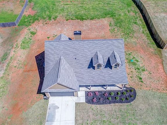3rd image of 1142 Warbler Dr