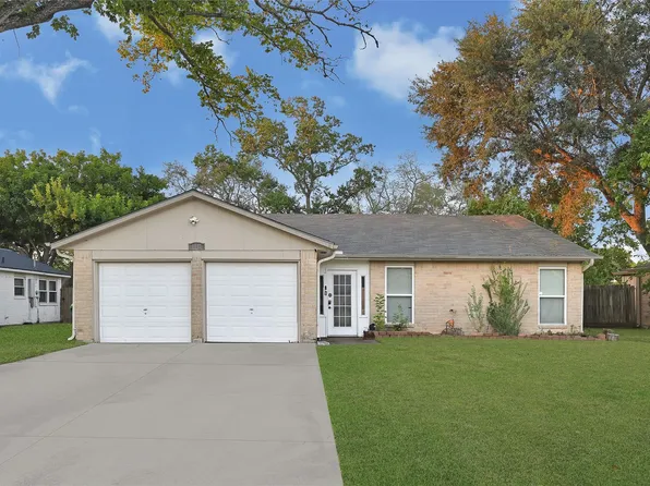 1100 N Heron Dr, Seabrook, TX 77586