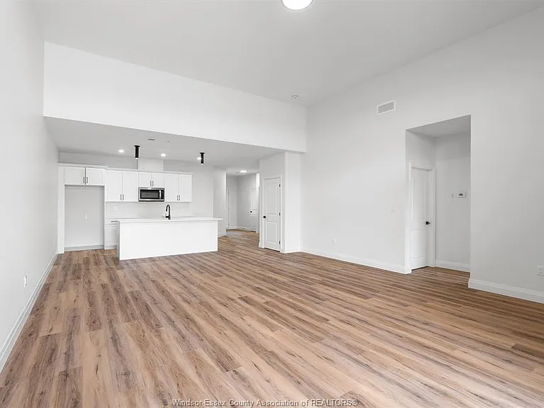 154 McLellan Ave #A — Photo 14