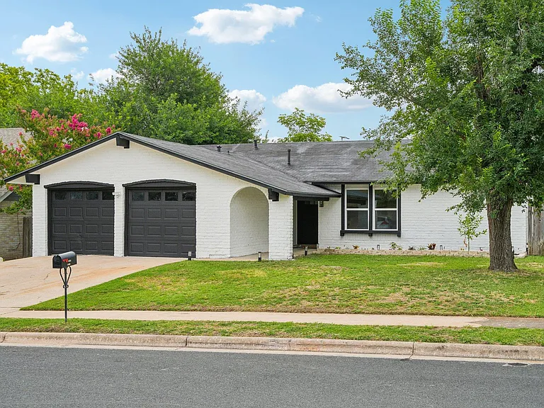 10219 W Rutland Vlg — Photo 1