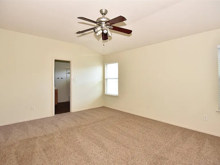 3305 Stonewall Dr — Photo 12