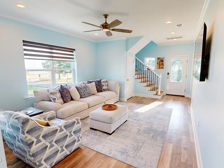 116 Acacia Ave — Photo 4