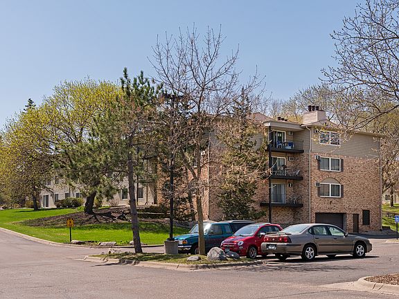 Lots of parking available. 