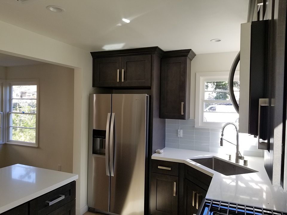 1st image of 2569 Kelton Ave