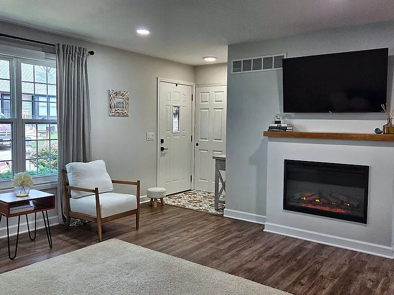 2860 Garden Dr — Photo 2
