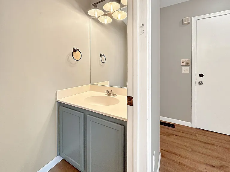 13821 Edgewood Ave — Photo 11