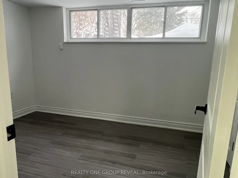 75 Regatta Cres #BASEMENT — Photo 9