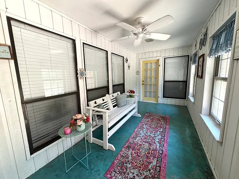 108 E Brooks St — Photo 25