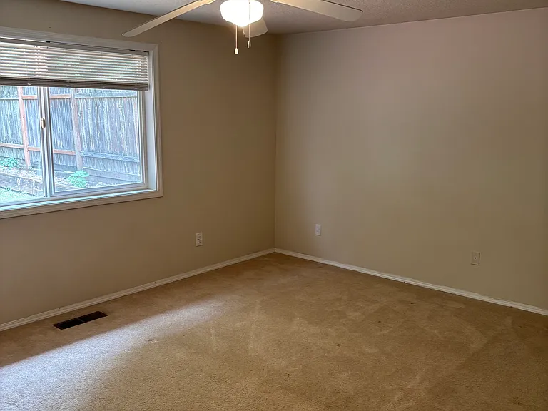 16515 NE 27th Ct — Photo 12