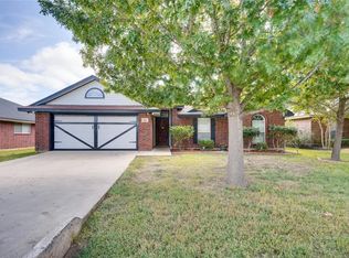 306 Meadow Ridge Dr, Venus, TX 76084