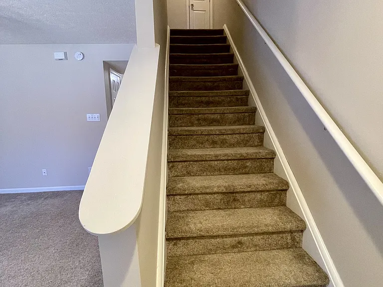 125 Primrose Ln #B — Photo 3