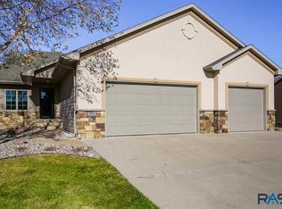 7917 S Copper Ridge Rd, Sioux Falls, SD 57108