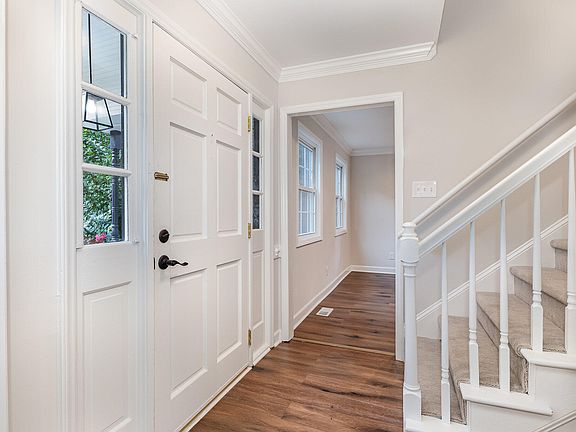 3rd image of 7 Kings Grant Ct