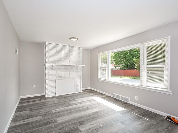4th image of 201 Connolly Dr