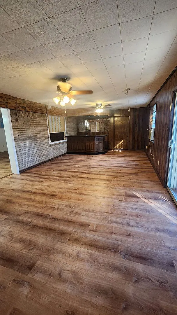 1404 Holiday — Photo 4
