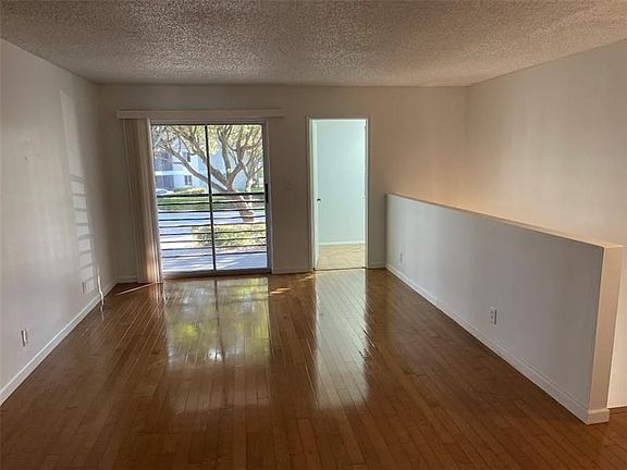 5th image of 102 Gardens Dr APT 204