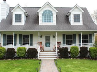 37 Charlotte Ln, Middletown, NY 10940