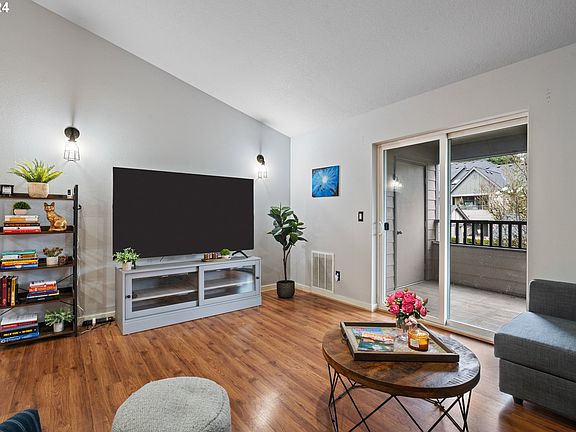 5th image of 14019 NE 20th Ave APT 66H