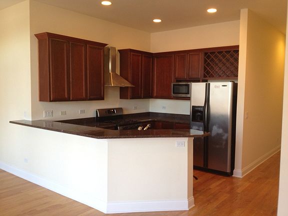 2nd image of 6260 N Broadway St APT 3S