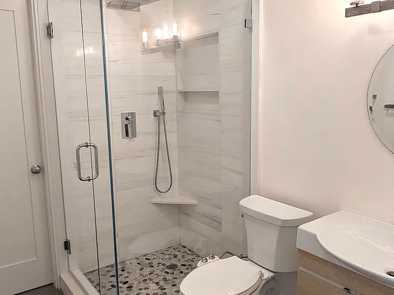 321 W 2nd St #10 — Photo 20