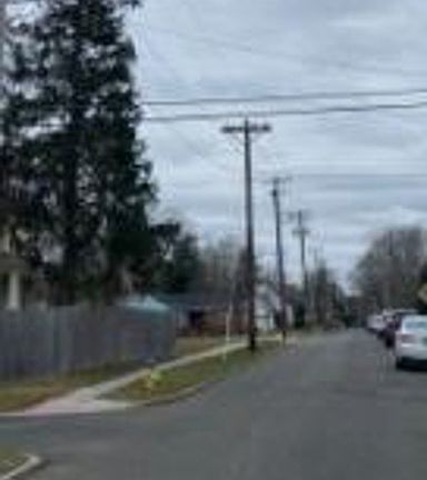 Exterior Neighborhood (street photo)