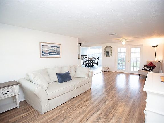 5th image of 3543 Jackson Dr