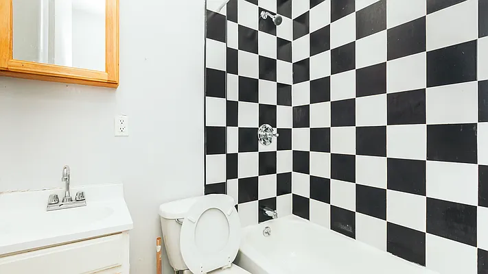 Rented by Nooklyn NYC LLC | media 4