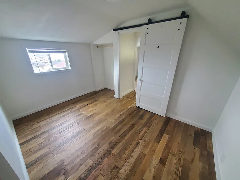 593 Rivington Ave — Photo 12