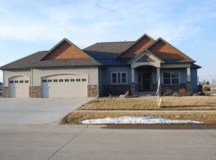 4330 Rec Dr, Marion, IA 52302