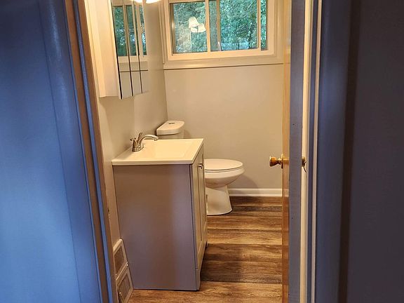 5th image of 390 Northfield Way