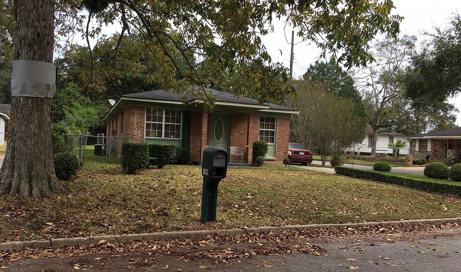 2nd image of 1900 Vine St
