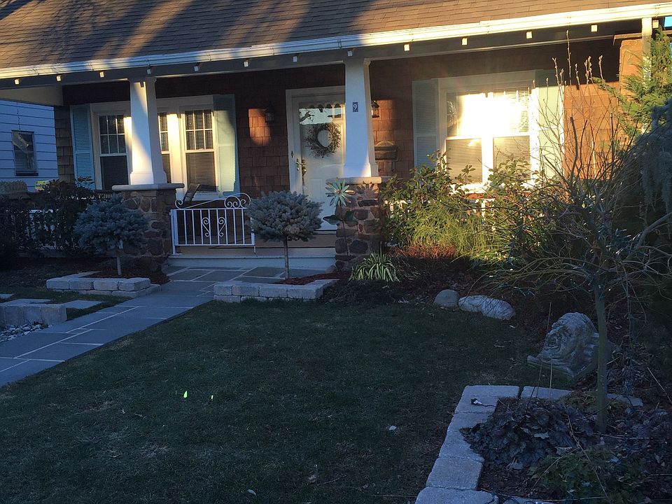 1st image of 9 Hillcrest Court