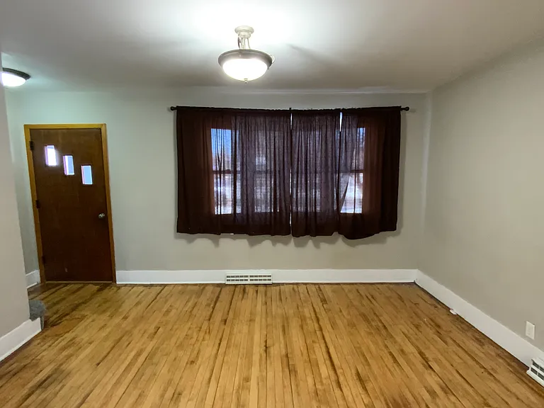 1702 Iowa Ave — Photo 11