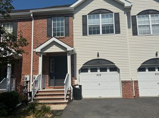 202 Finch Ct, Manalapan, NJ 07726