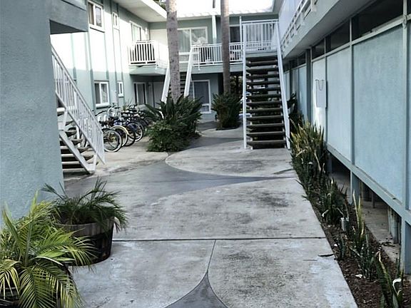 3rd image of 2020 Diamond St Unit 13