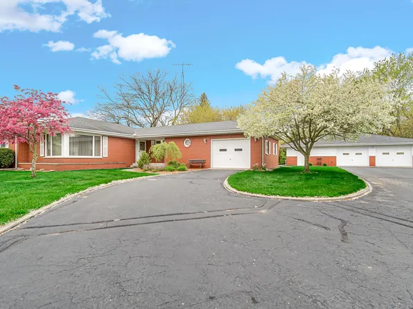 1632 Ironwood St SW, Demotte, IN 46310