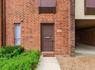 27 King Arthur Blvd, Westerville, OH 43081