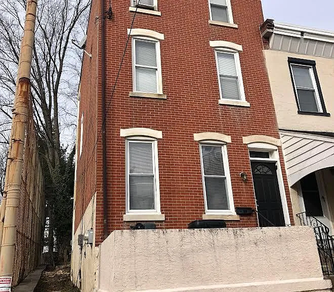105 Kalos St #TOWNHOUSE — Photo 1