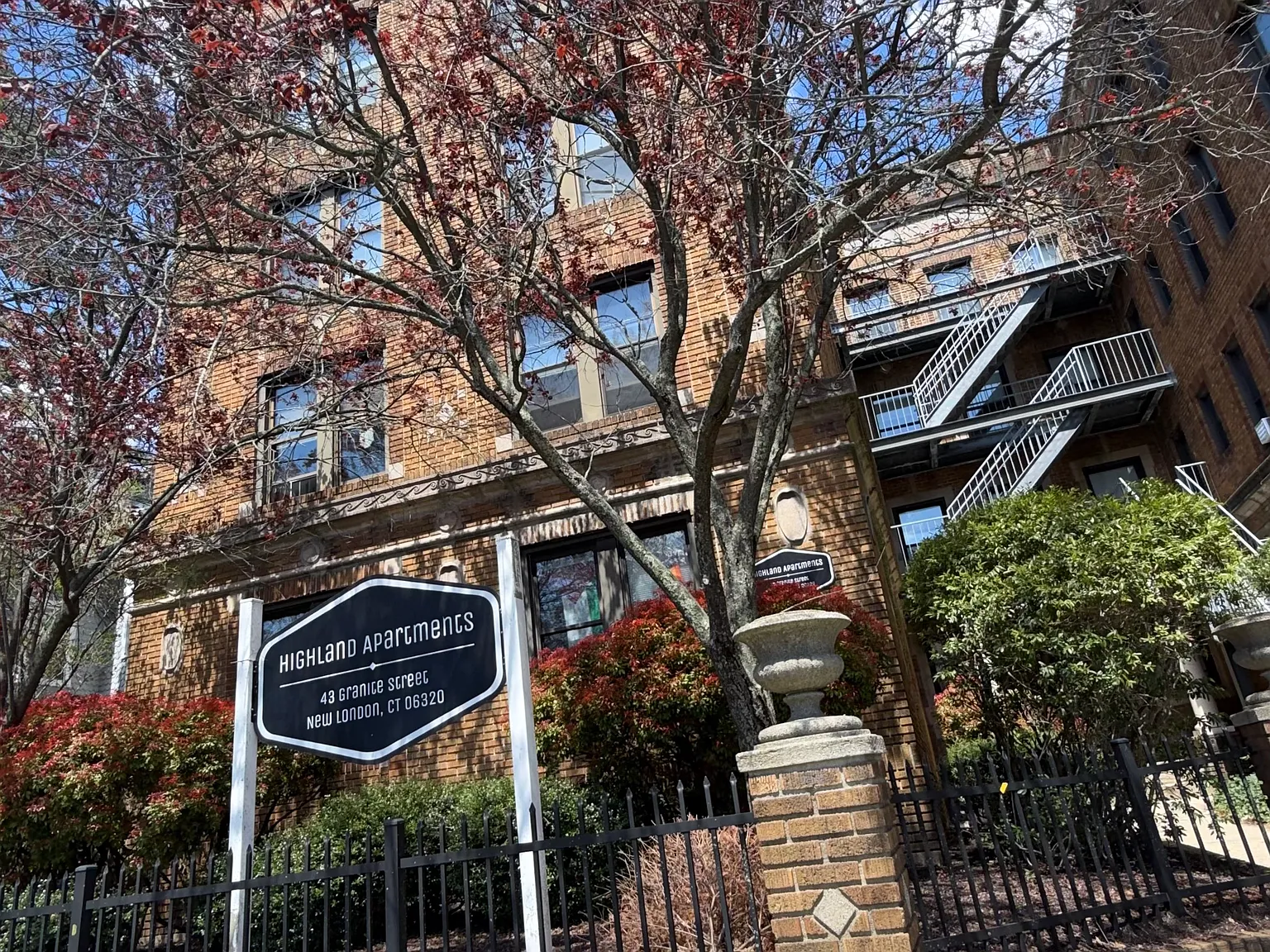 Highland Apartments — Photo 4