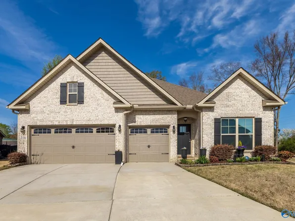 216 Blackwood Dr, Madison, AL 35757