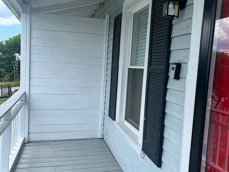 110 Front St — Photo 3